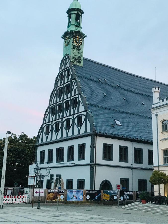 "Glueck Auf" Lichtdurchflutete Schicke Ferienwohnung In Zwickau Bagian luar foto